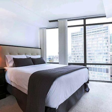 Altitude Suites Bay Street - Holiday Bonus - Free Parking 토론토 외부 사진
