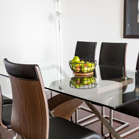 Altitude Suites Bay Street - Holiday Bonus - Free Parking 토론토 외부 사진