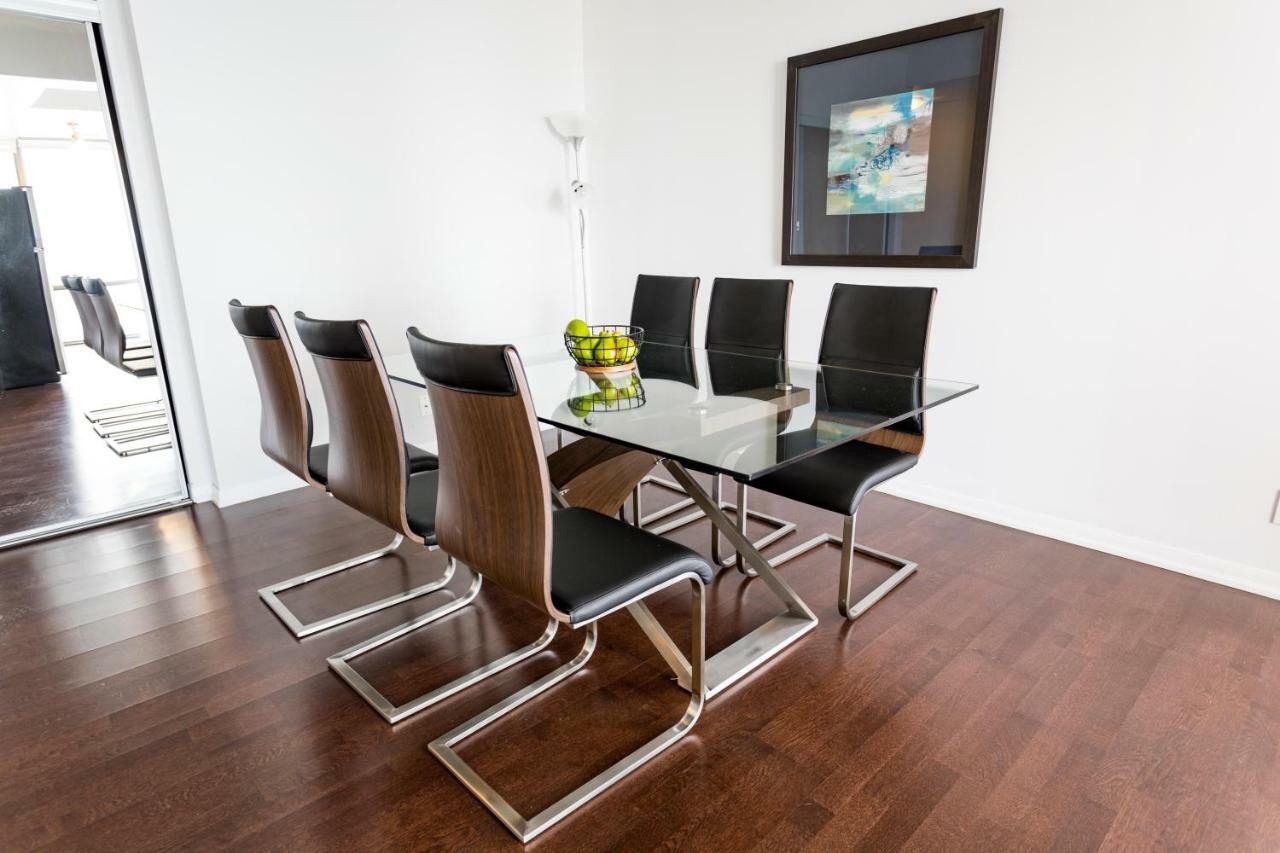 Altitude Suites Bay Street - Holiday Bonus - Free Parking 토론토 외부 사진
