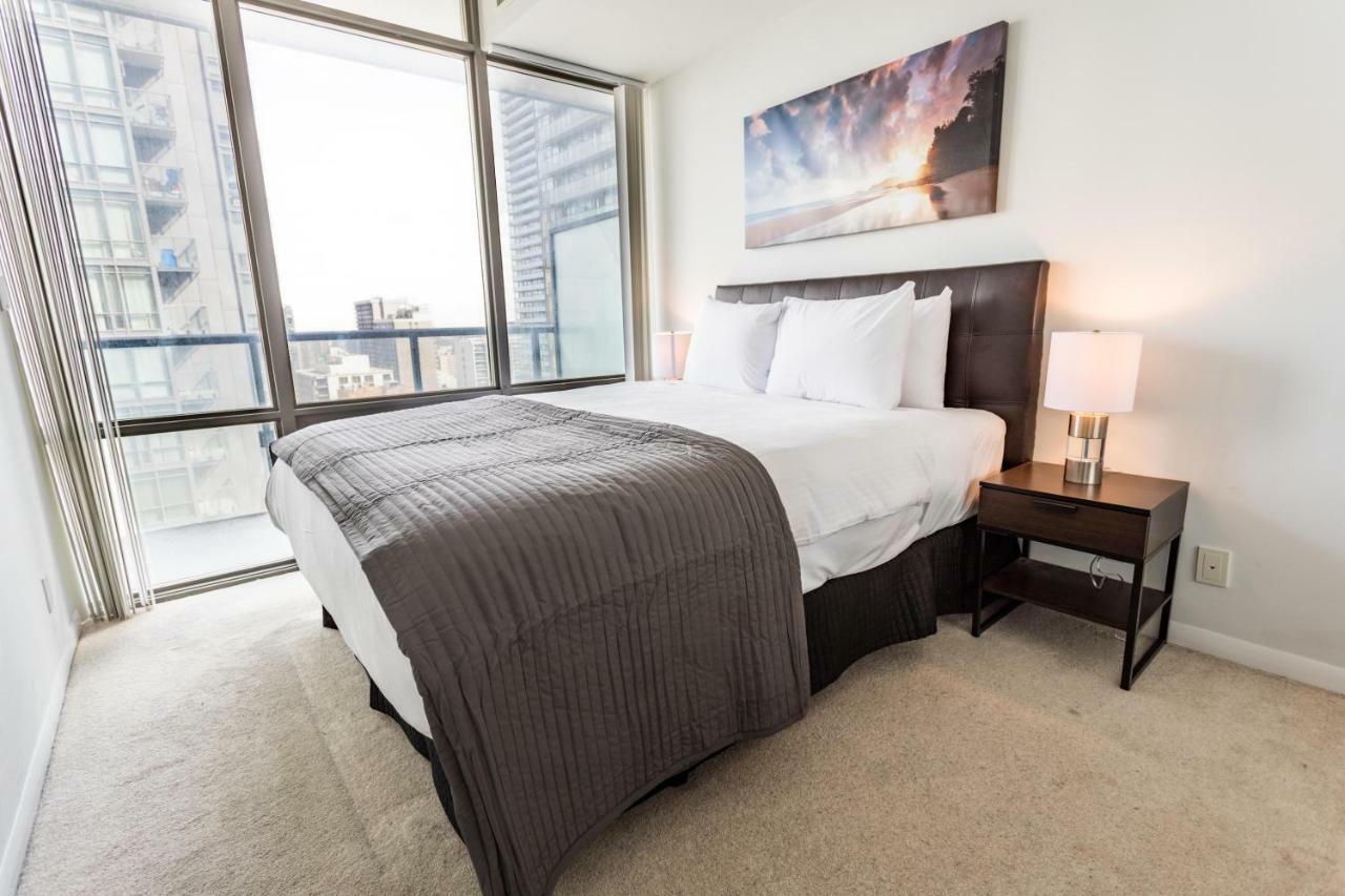 Altitude Suites Bay Street - Holiday Bonus - Free Parking 토론토 외부 사진