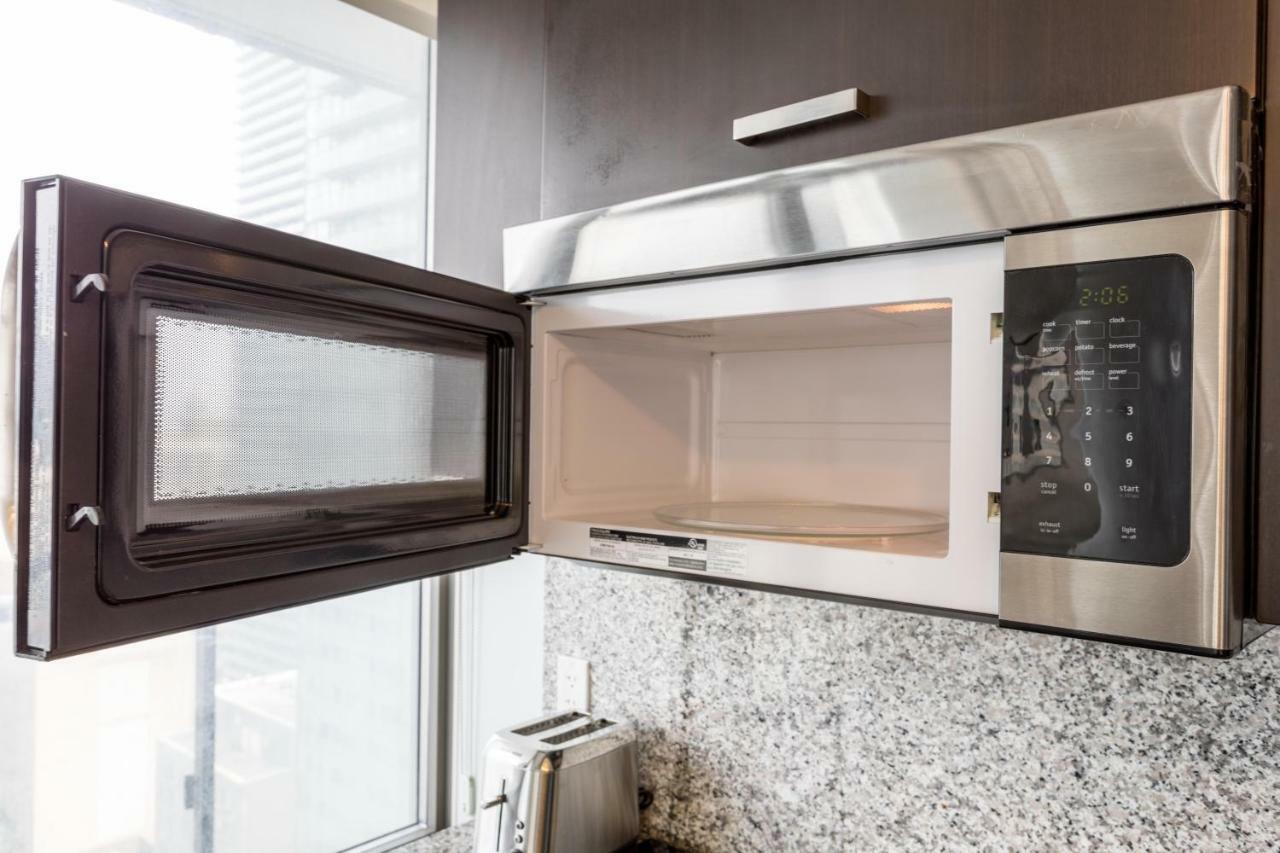 Altitude Suites Bay Street - Holiday Bonus - Free Parking 토론토 외부 사진