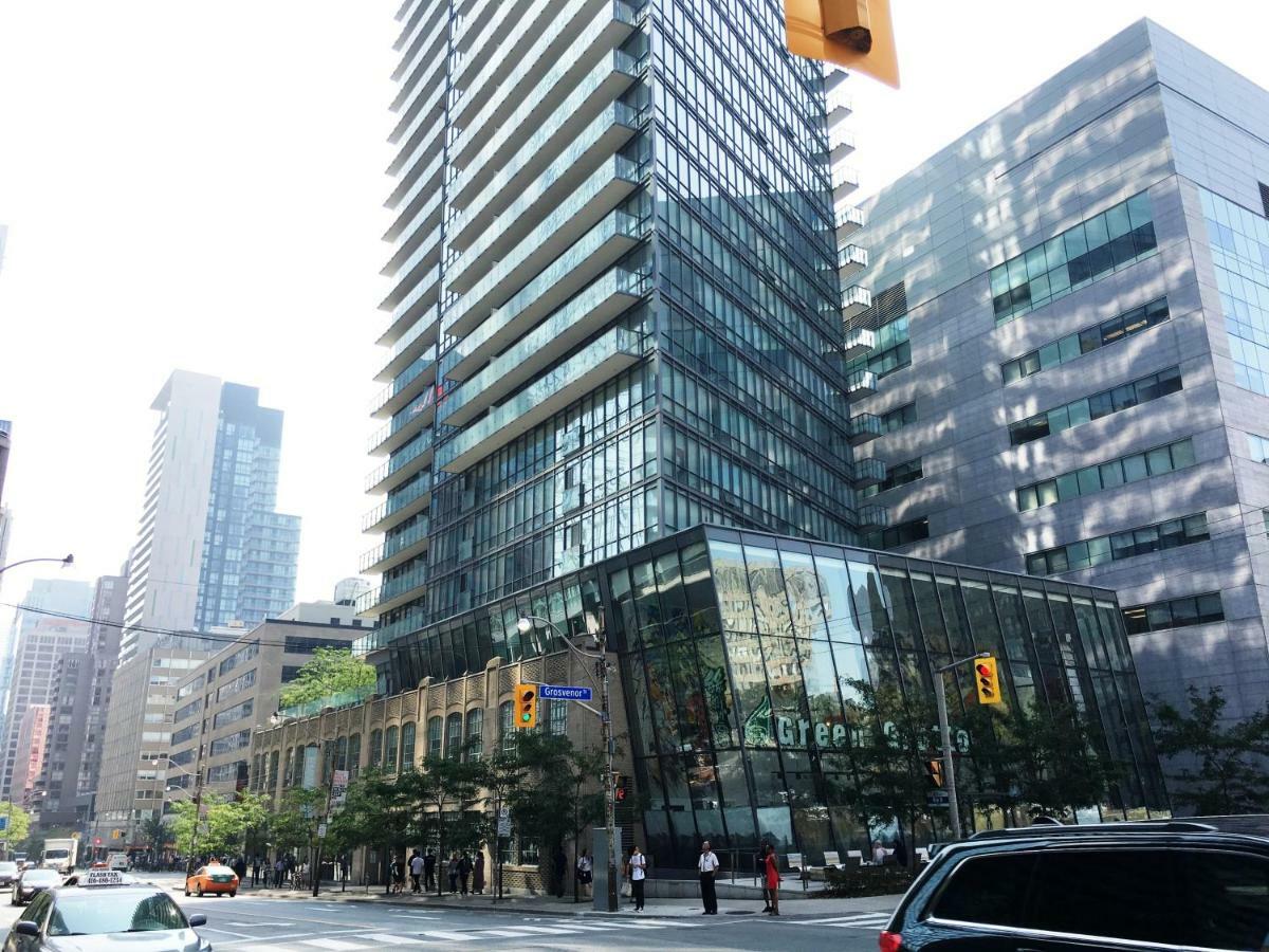Altitude Suites Bay Street - Holiday Bonus - Free Parking 토론토 외부 사진