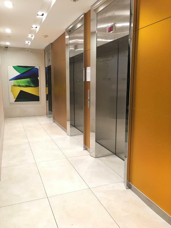 Altitude Suites Bay Street - Holiday Bonus - Free Parking 토론토 외부 사진