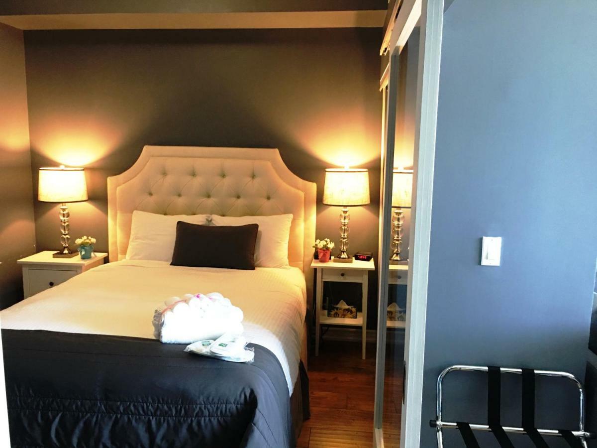 Altitude Suites Bay Street - Holiday Bonus - Free Parking 토론토 외부 사진